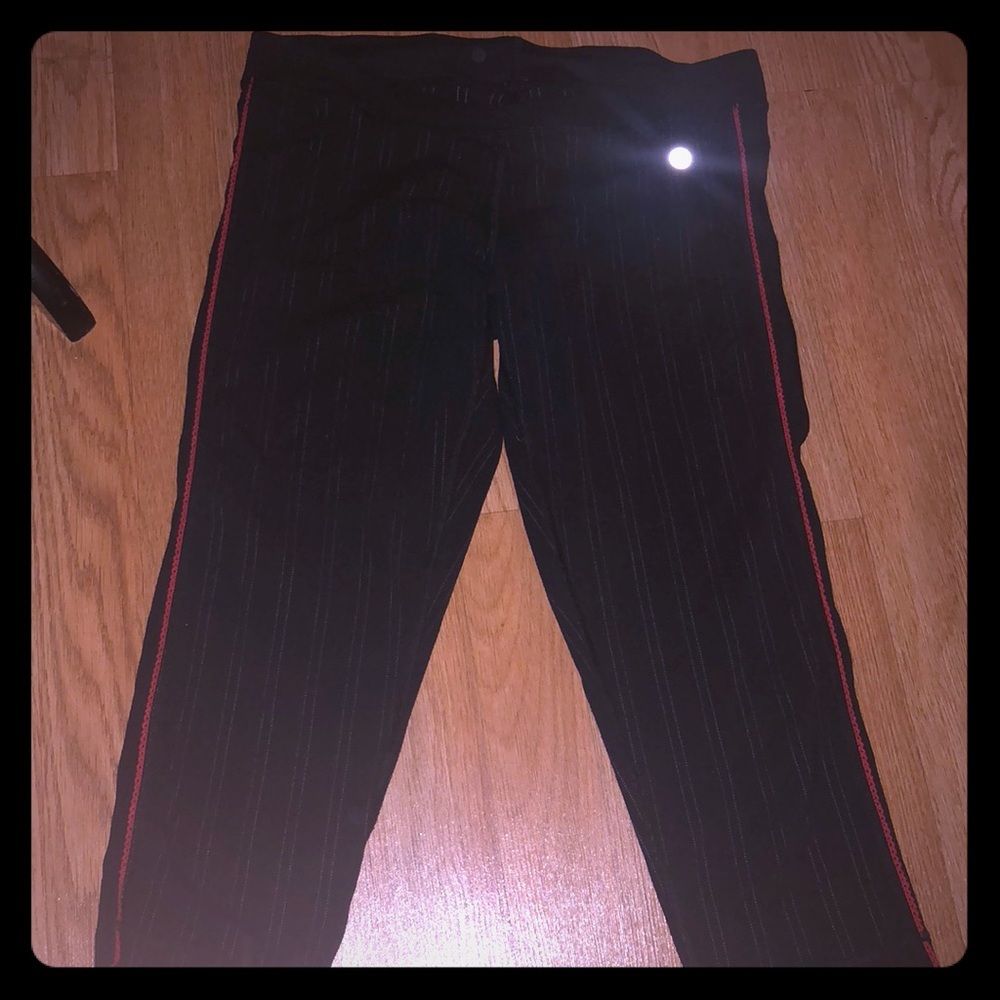Black and white Lululemon pants.​